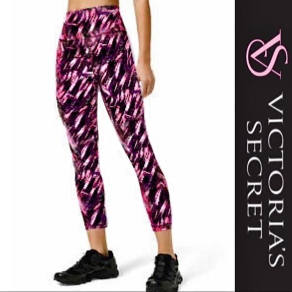 Victoria’s Secret Knockout 7/8ths Leggings - Picture 1 of 7